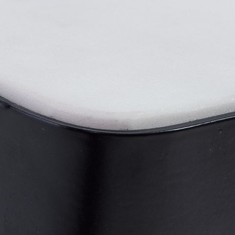 Issiamere - Black / White - Accent Table